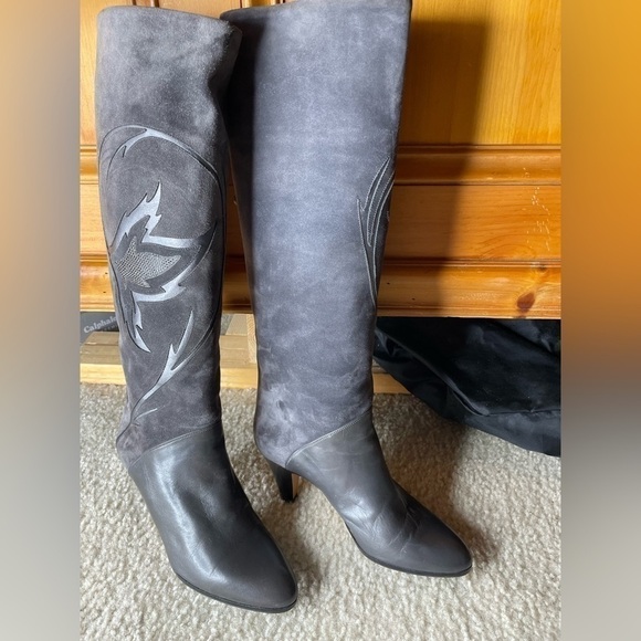 New Bally Vintage 80's Gray Suede Leather Tall Heeled Boots w/ Applique US 6    - Picture 2 of 13